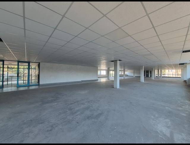 3,438M² OFFICE TO LET IN WAVERLEY
